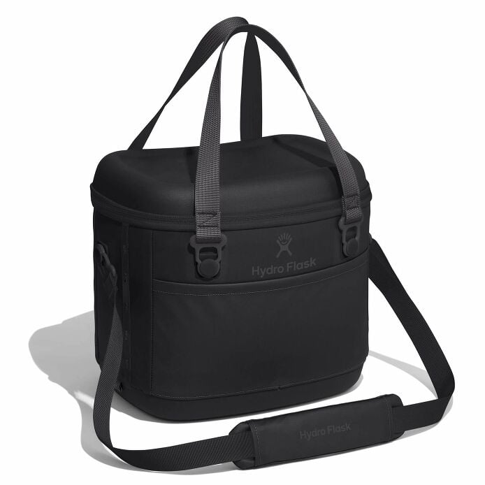 game-day-bundle-p4 12pco001-carryout-cooler-15l-black-angled_1_1.jpg