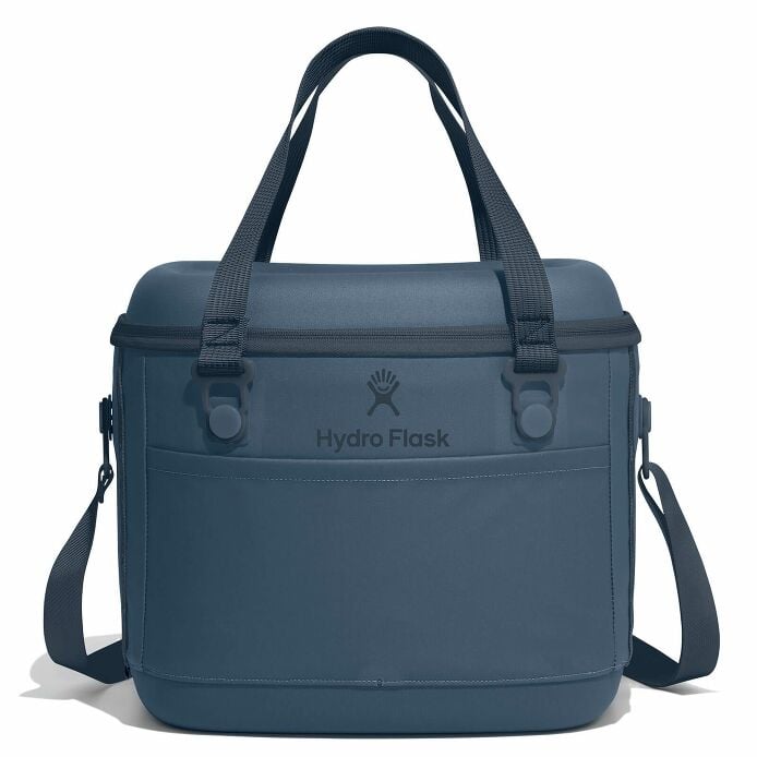 carryouttm-soft-cooler-15-l-g6 12pco384-carryout-cooler-15l-harbor-blue-straight_1.jpg