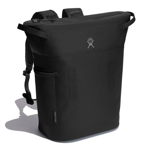 20-l-day-escapetm-pack-i3 20-l-day-escape-soft-cooler-pack-black-angled_1_1.jpg