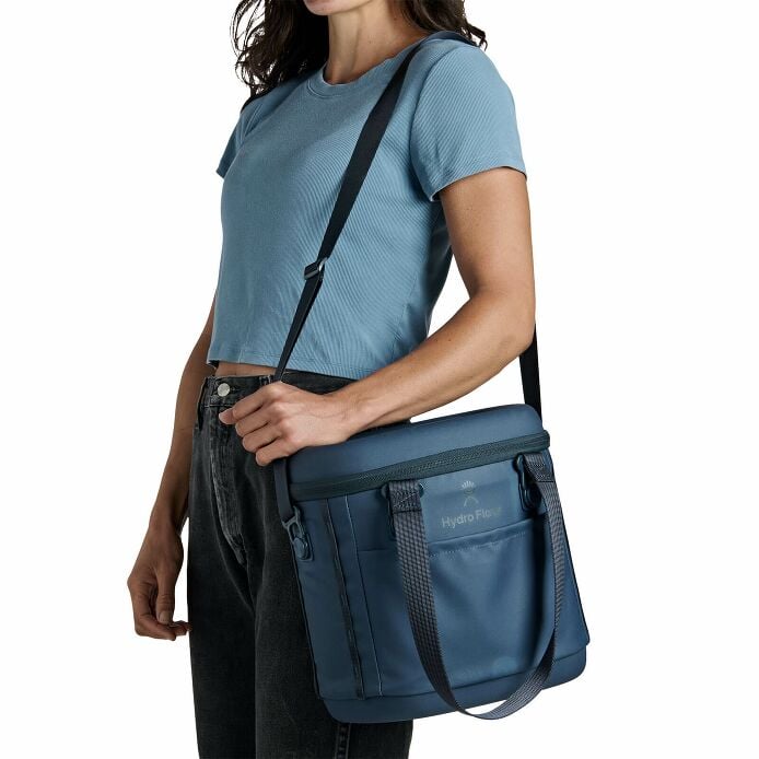 carryouttm-soft-cooler-10-l-l3 250815_hydro_s26_hb_14560_1_4.jpg