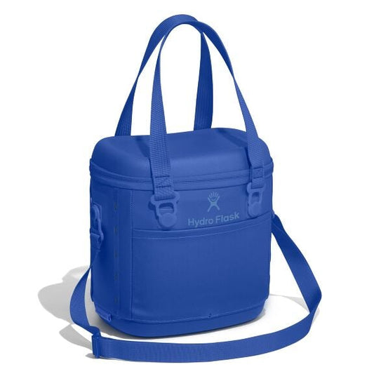 carryouttm-soft-cooler-10-l-l3 6pco382_carryout_cooler_10l_capri_blue_angled_1.jpg