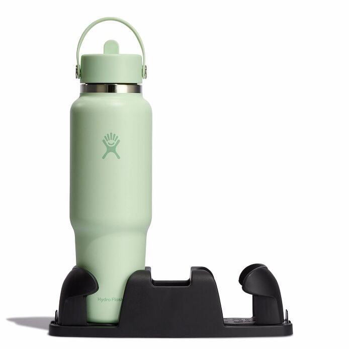 40-oz-travel-bottle-with-flex-straw-cap-i2 aloe-travel-bottle-in-cuplholder_3_3_1.jpg