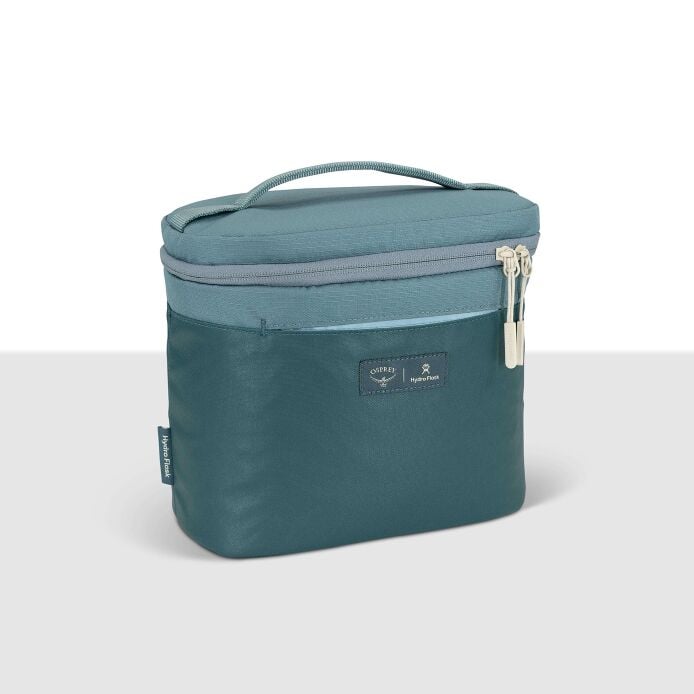 osprey-axis-x-hydro-flask-campus-essentials-bundle-r4 axisxhydroflask_s26_detail1_cascadeblue_10007249_1.jpg
