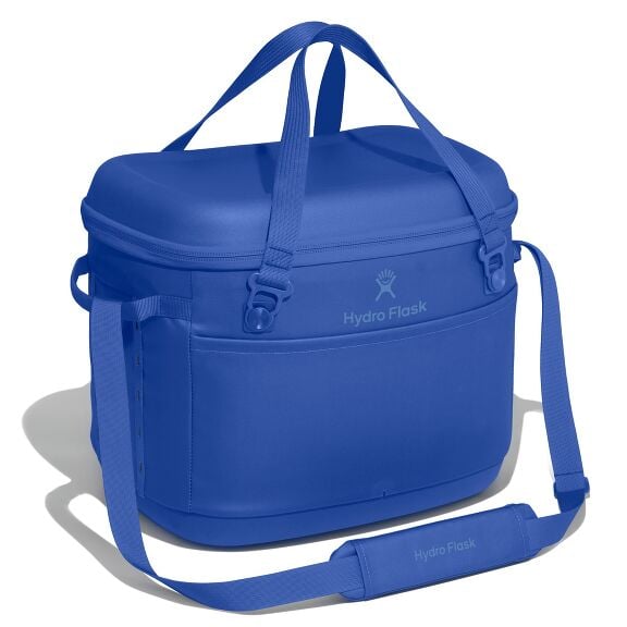 carryouttm-soft-cooler-30-l-q1 cpco382_carryout_cooler_30l_capri_blue_angled_1.jpg