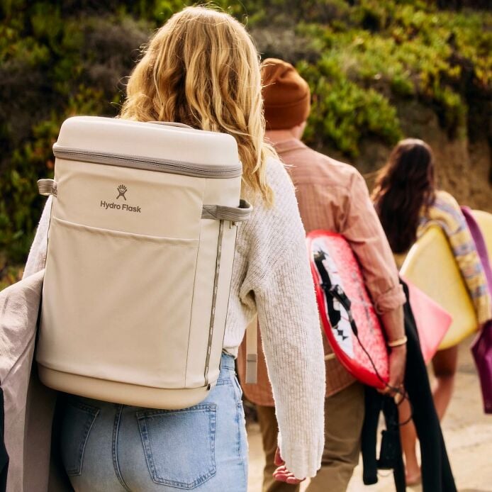 carryouttm-backpack-22-l-u0 hf_carryout_bouwer_d1_l1_torrey_pines_lifestyle_0974_2.jpg