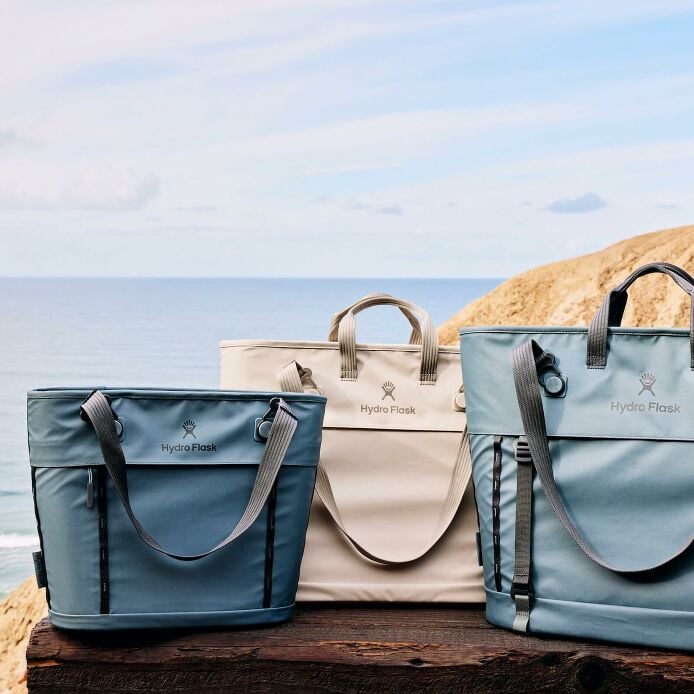 carryouttm-soft-cooler-tote-10-l-k6 hf_carryout_bouwer_d1_l1_torrey_pines_still_life_0055_4.jpg