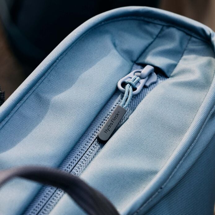 carryouttm-soft-cooler-tote-20-l-l8 hf_carryout_bouwer_d1_l1_torrey_pines_still_life_0112_9.jpg