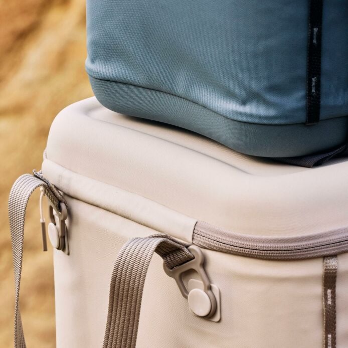 carryouttm-soft-cooler-30-l-q1 hf_carryout_bouwer_d1_l1_torrey_pines_still_life_0381_1_6.jpg