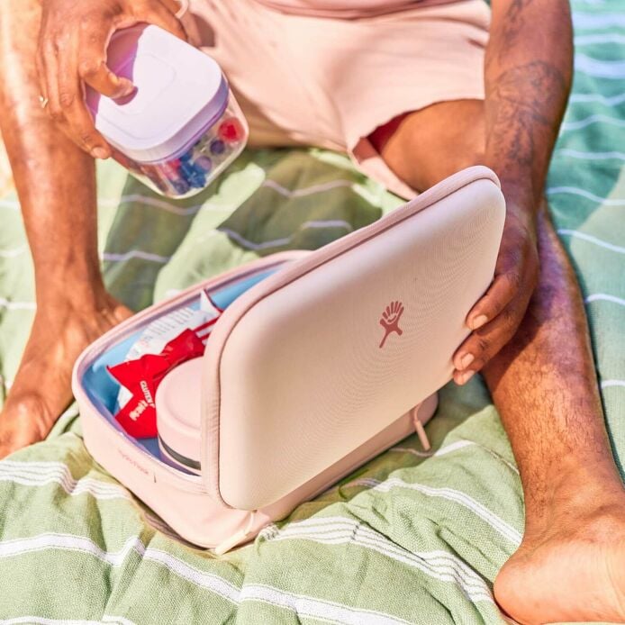 5-l-carry-outtm-lunch-box-g9 hf_s24_trillium_41_1.jpg