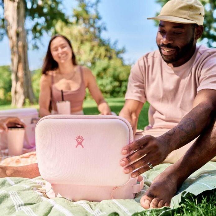5-l-carry-outtm-lunch-box-g9 hf_s24_trillium_45_1.jpg