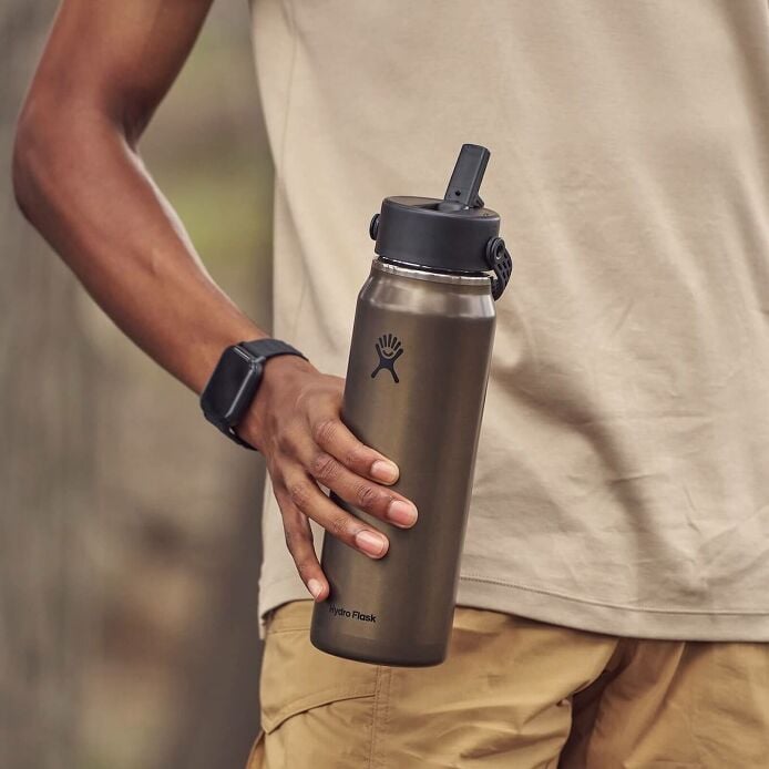 32-oz-lightweight-flex-straw-bottle-b5 hf_s26_lightweight_mcinnis_6345_2_3.jpg