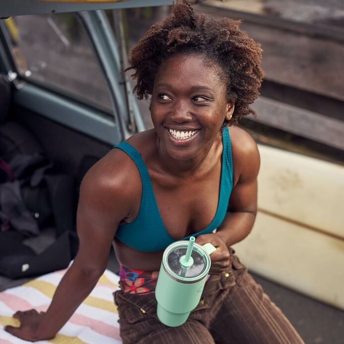 24-oz-travel-tumbler-i0 hf_s26_mcinnis_0259.jpg