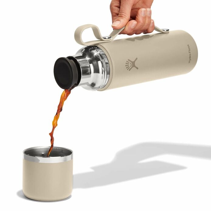 28-oz-hot-flask-and-cup-b4 hot-flask-_-cup-oat-pour.jpg