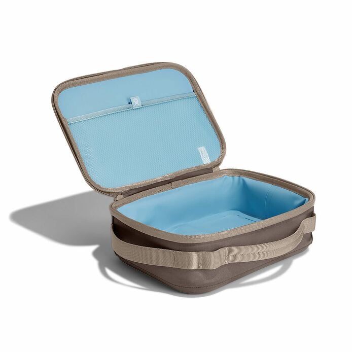 5-l-carry-outtm-lunch-box-g9 lbox217_5lcarryoutlunchbox_sandpiper_angled.jpg