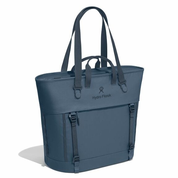 carryouttm-soft-cooler-tote-30-l-y3 maxiit384-carryout-tote-30l-harbor-blue-angled_1_1.jpg