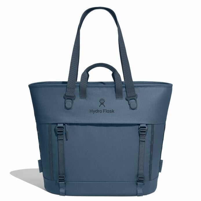 carryouttm-soft-cooler-tote-30-l-y3 maxiit384-carryout-tote-30l-harbor-blue-straight.jpg