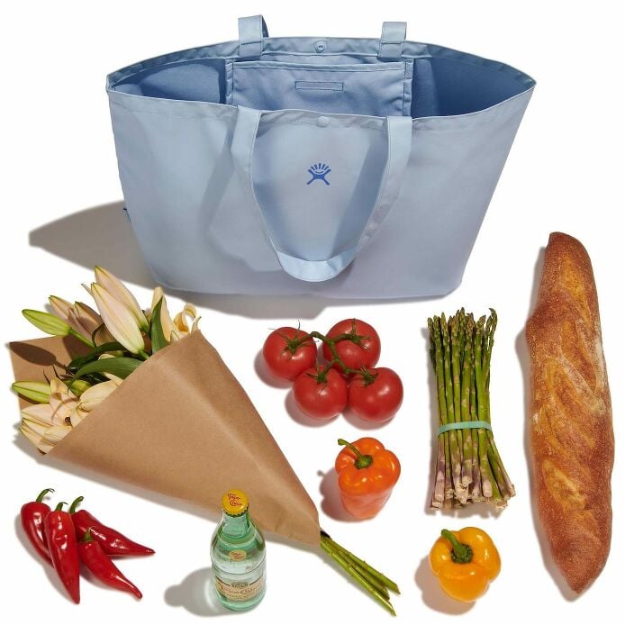 20-l-tag-along-tote-v9 rt20484_20ltagalongtote_surf_packing_1.jpg